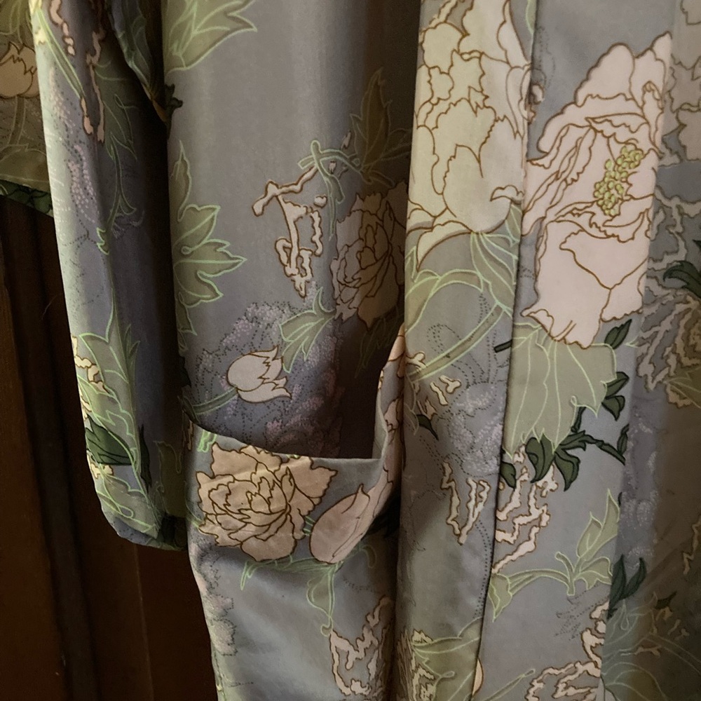 Lilac and Cream Floral Robe Intimates